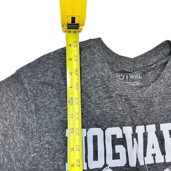 Harry Potter Women's Graphic Print Hogwarts Crest T-Shirt Heathered Gray Medium - Picture 3 of 6